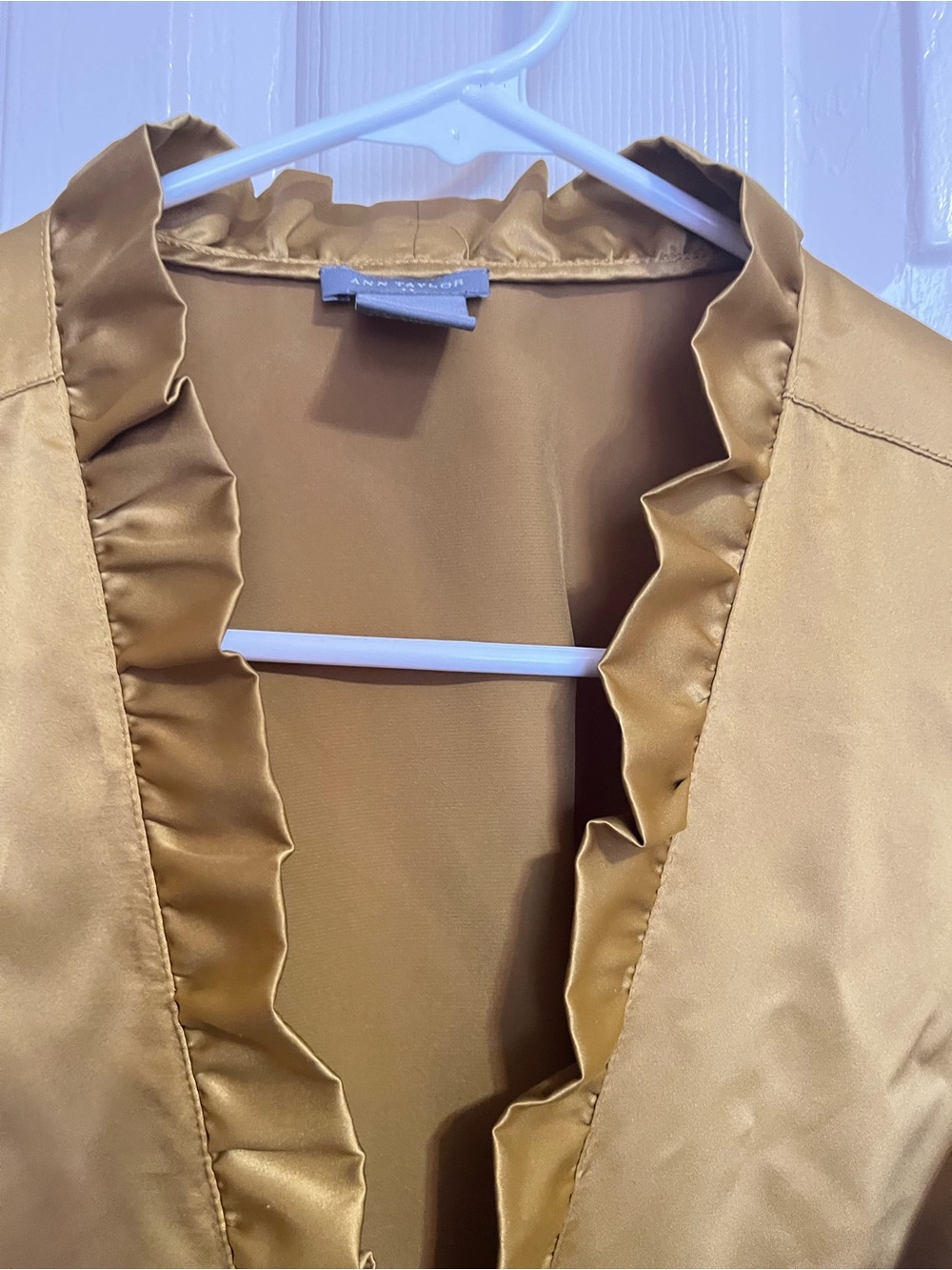 Ann Taylor Satin Wrap Blouse Gold Olive Ruffle Neck Tie Waist Size 16 - Picture 4 of 8
